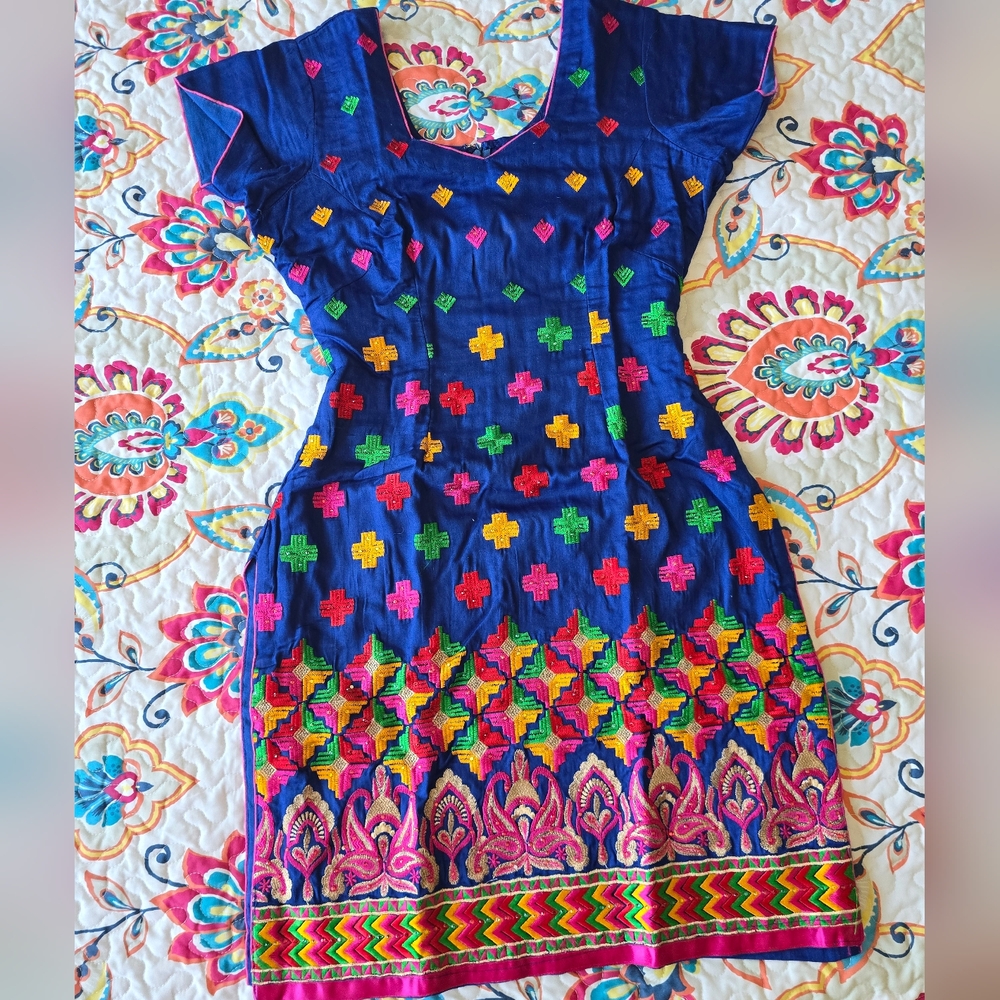 Blue 3 piece indian punjabi bollywood patiala salwar suit, with phulkari design